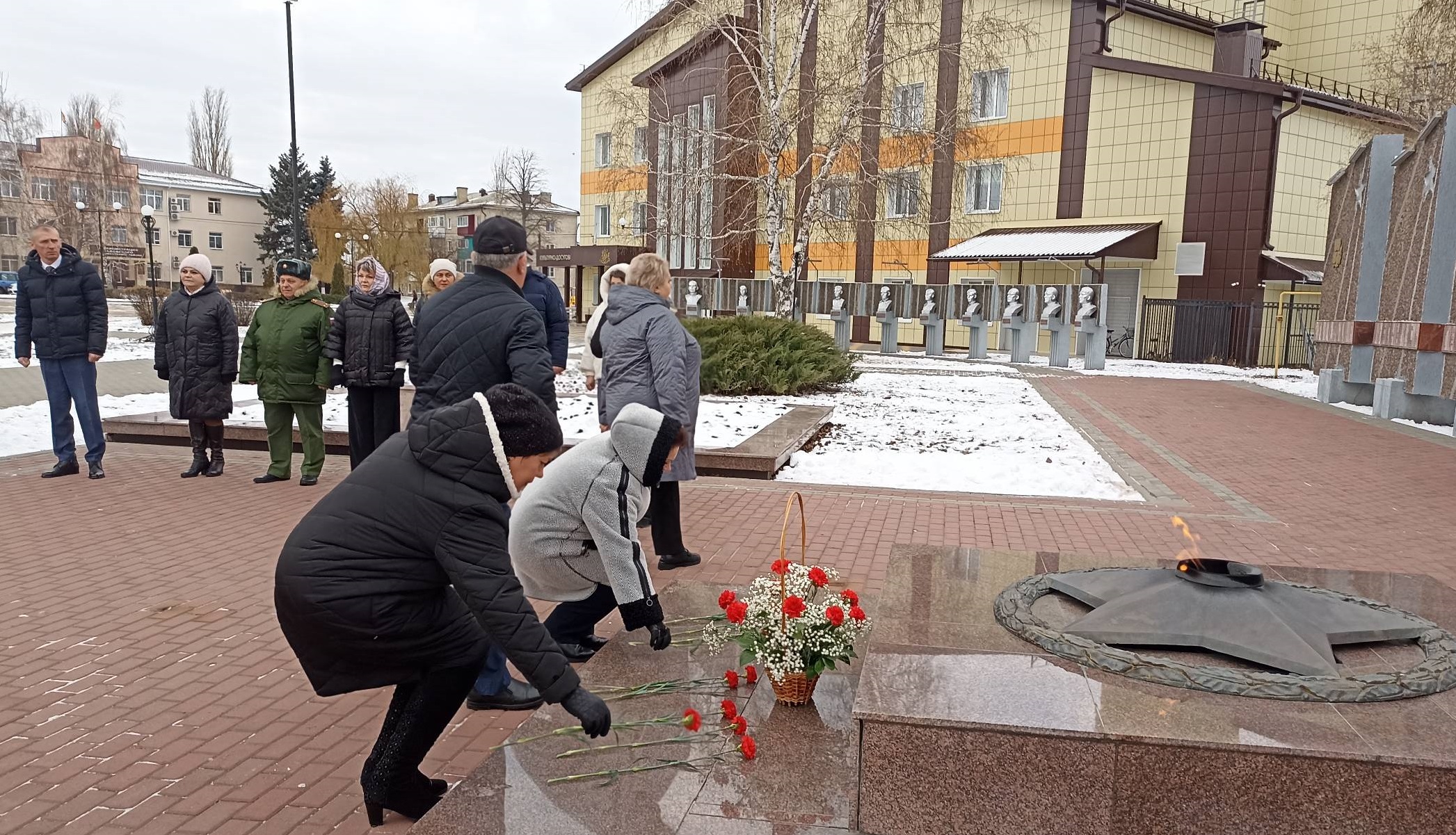 СЕГОДНЯ - ДЕНЬ ГЕРОЕВ ОТЕЧЕСТВА.