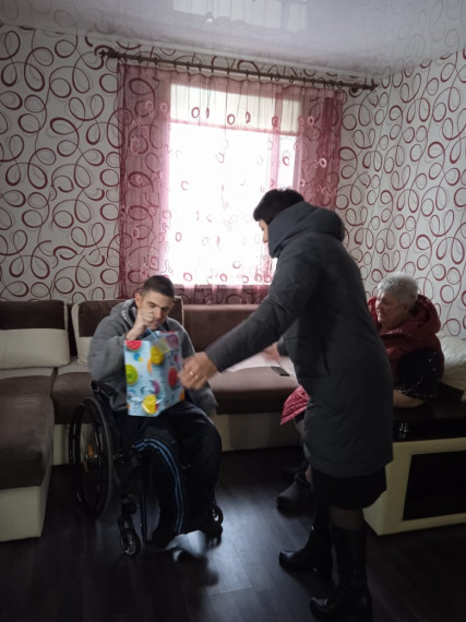 ПОЗДРАВИЛИ С НОВОСЕЛЬЕМ. ПОЗДРАВИЛИ С НОВОСЕЛЬЕМ.