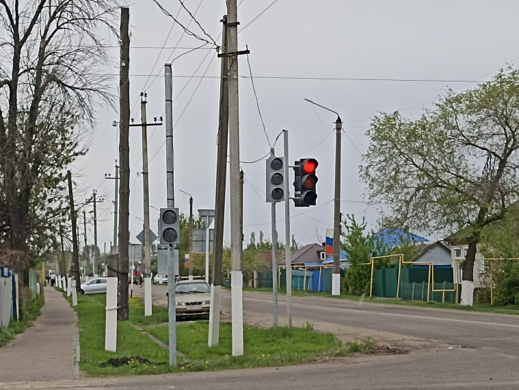 НОВЫЙ СВЕТОДИОДНЫЙ СВЕТОФОР. НОВЫЙ СВЕТОДИОДНЫЙ СВЕТОФОР.