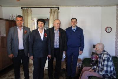 ПОЗДРАВИЛИ СТАРШЕЕ ПОКОЛЕНИЕ ТАЛОВЧАН С ДНЕМ ПОБЕДЫ. ПОЗДРАВИЛИ СТАРШЕЕ ПОКОЛЕНИЕ ТАЛОВЧАН С ДНЕМ ПОБЕДЫ.